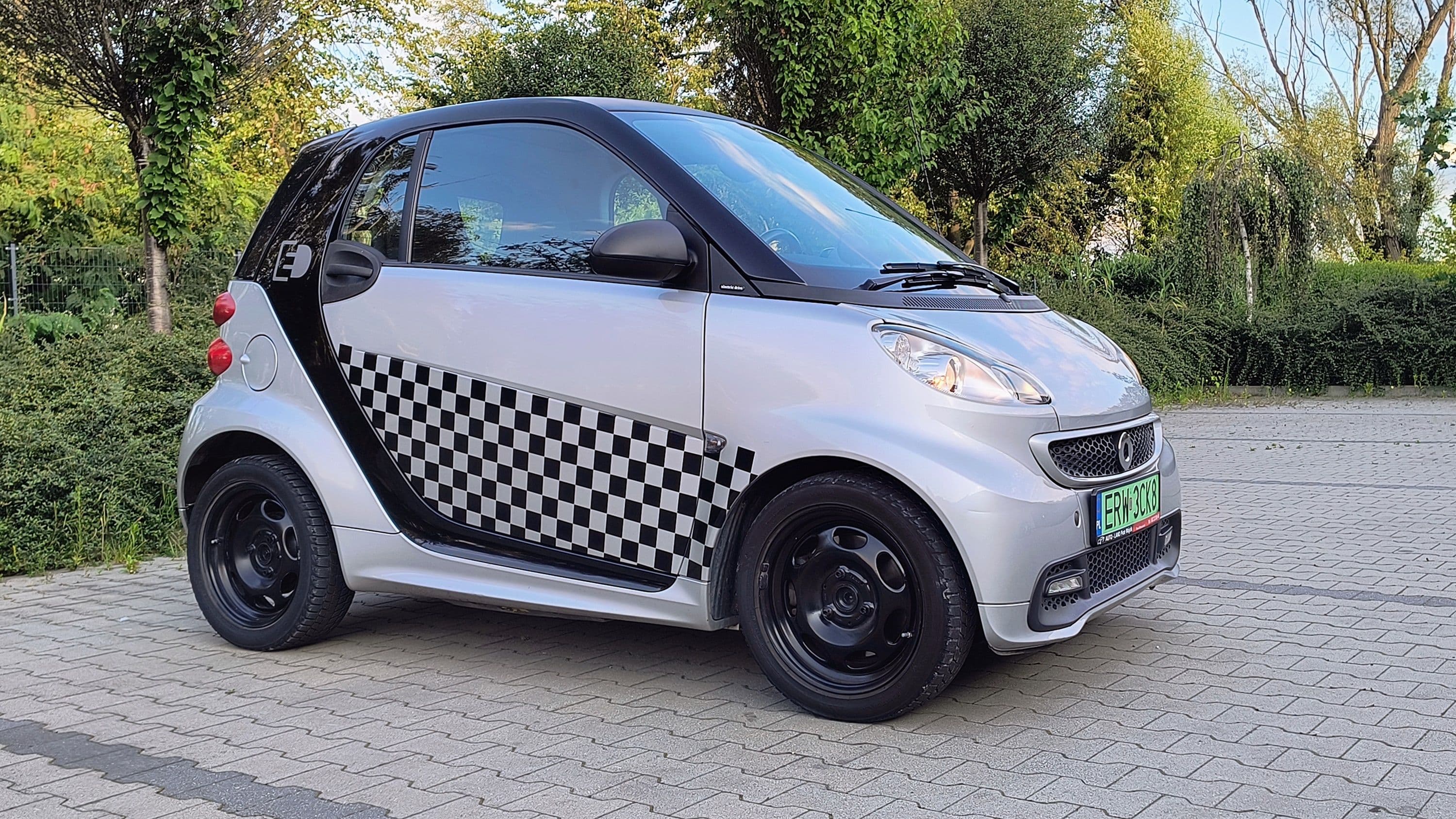 https://autolandstorage.s3.eu-north-1.amazonaws.com/IMG_20250722_192359170_HDR_AE-1753219027171.jpg